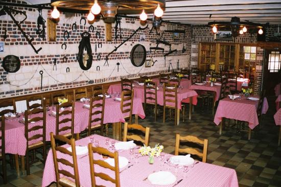 Ferme auberge: la salle de restaurant